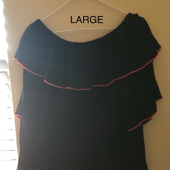 Blouses and dress - Picture 3 of 4